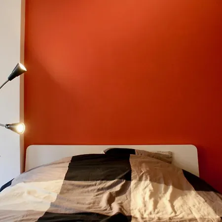 Apt With Terrace At The Foot Of Buttes-chaumont Apartment *